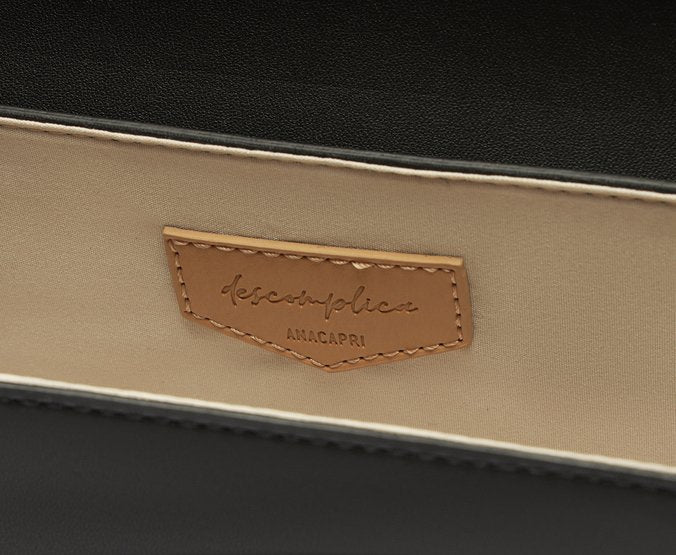 Bolsa Crossbody Média Preta Costura Ornamental