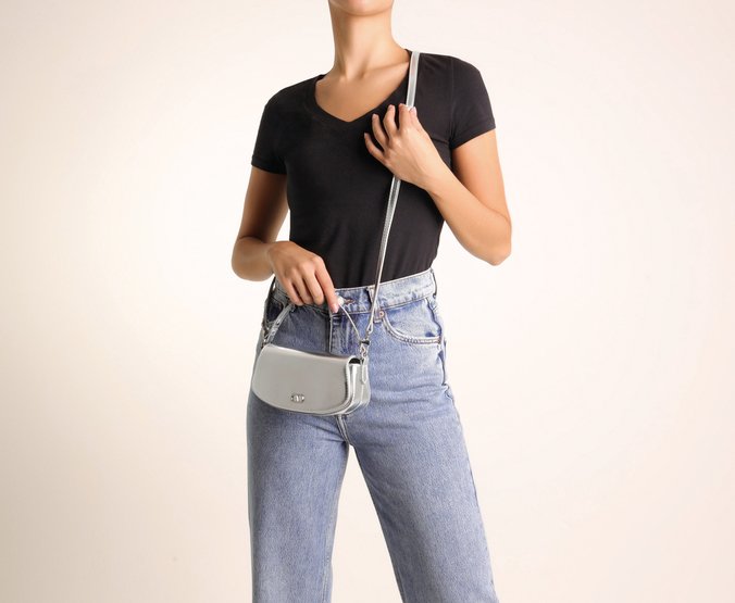 Bolsa Crossbody Prata Pequena Ollie