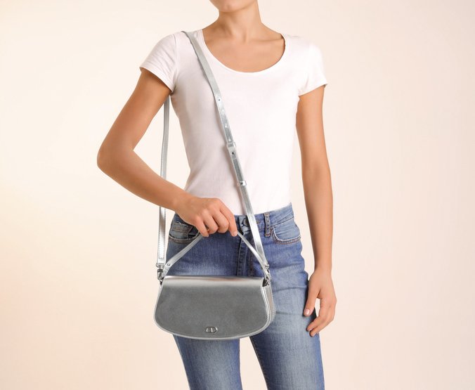 Bolsa Crossbody Prata Grande Ollie